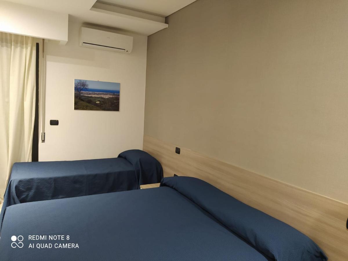 Hotel Poseidon كوريليانو كالابرو المظهر الخارجي الصورة