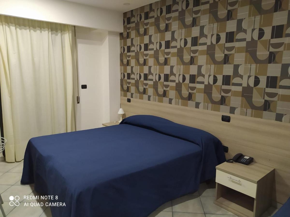 Hotel Poseidon كوريليانو كالابرو المظهر الخارجي الصورة