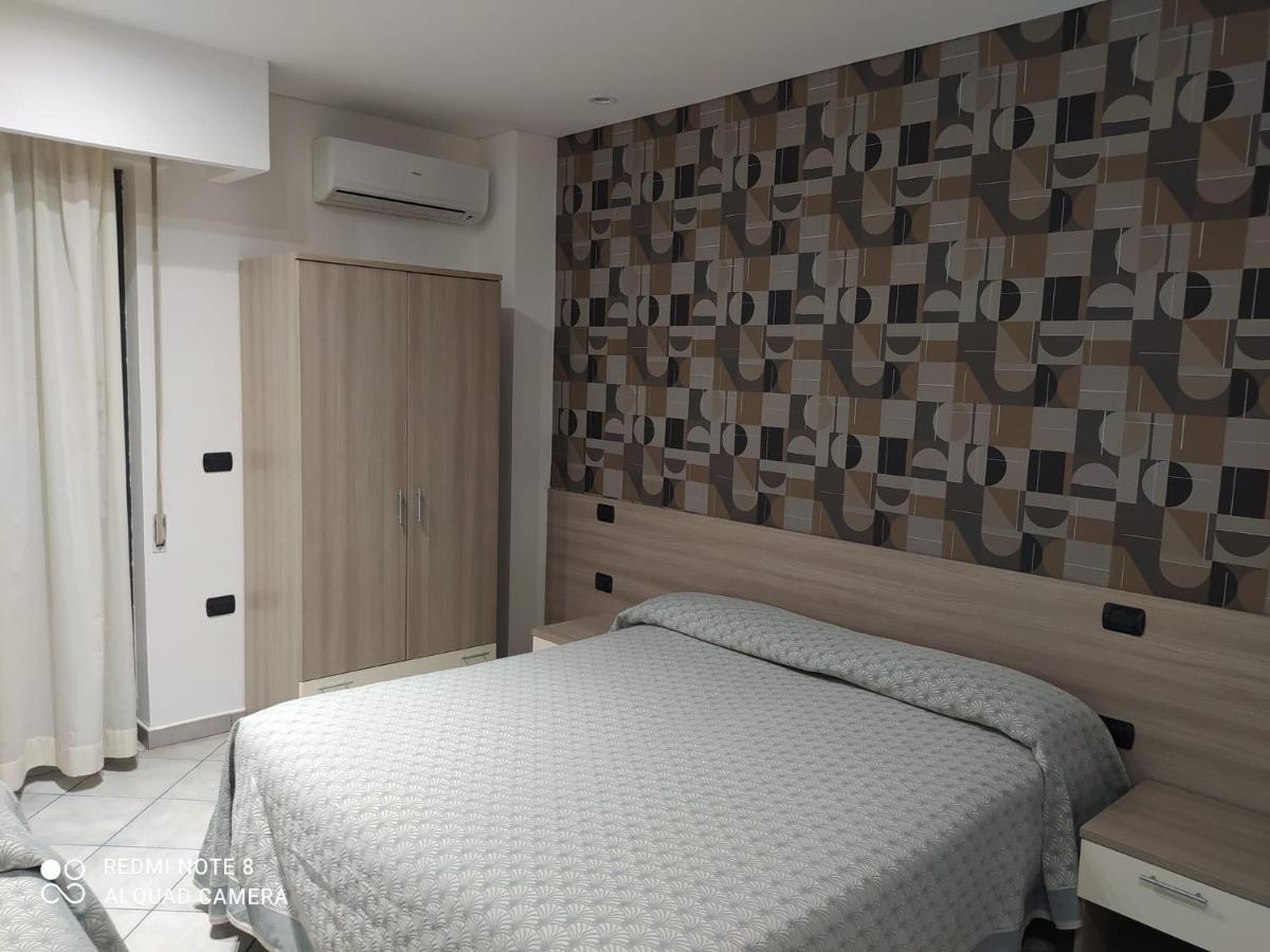 Hotel Poseidon كوريليانو كالابرو المظهر الخارجي الصورة