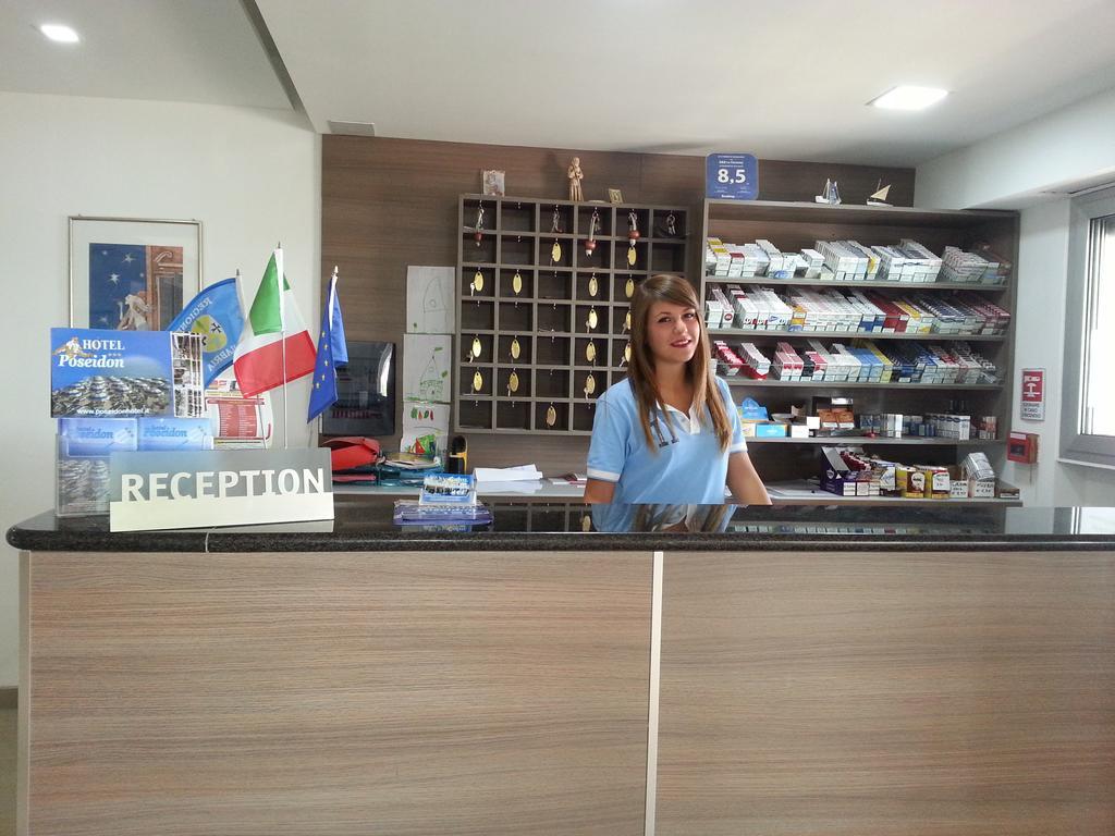 Hotel Poseidon كوريليانو كالابرو المظهر الخارجي الصورة
