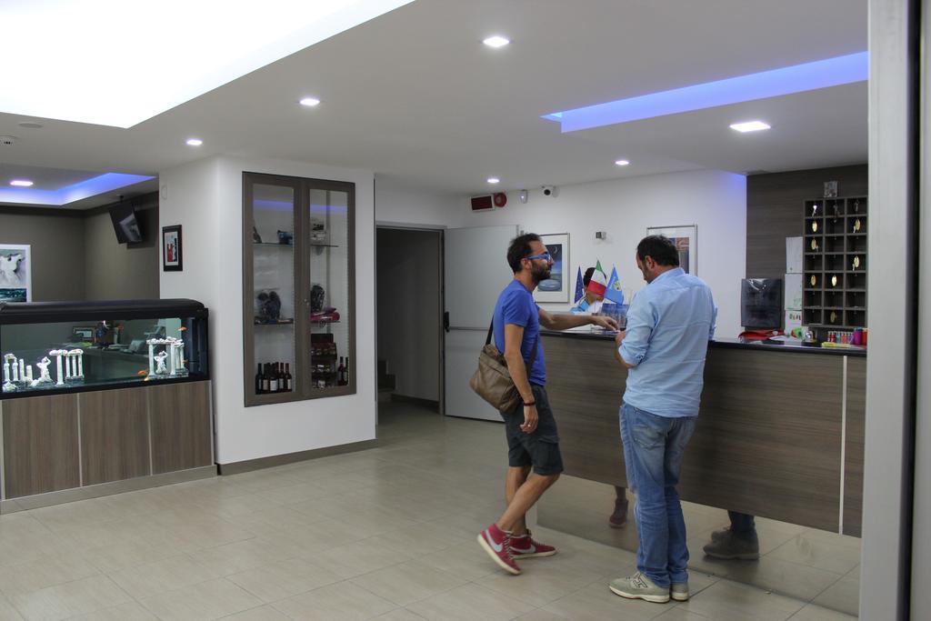 Hotel Poseidon كوريليانو كالابرو المظهر الخارجي الصورة