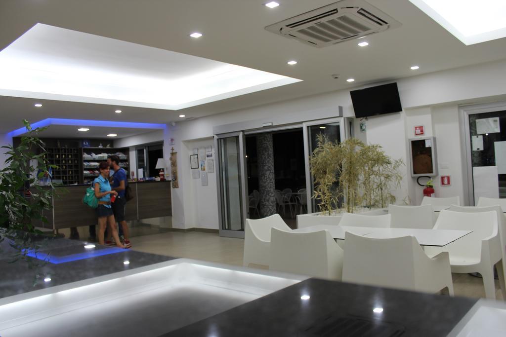 Hotel Poseidon كوريليانو كالابرو المظهر الخارجي الصورة