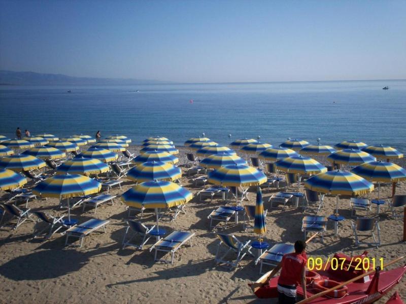Hotel Poseidon كوريليانو كالابرو المظهر الخارجي الصورة