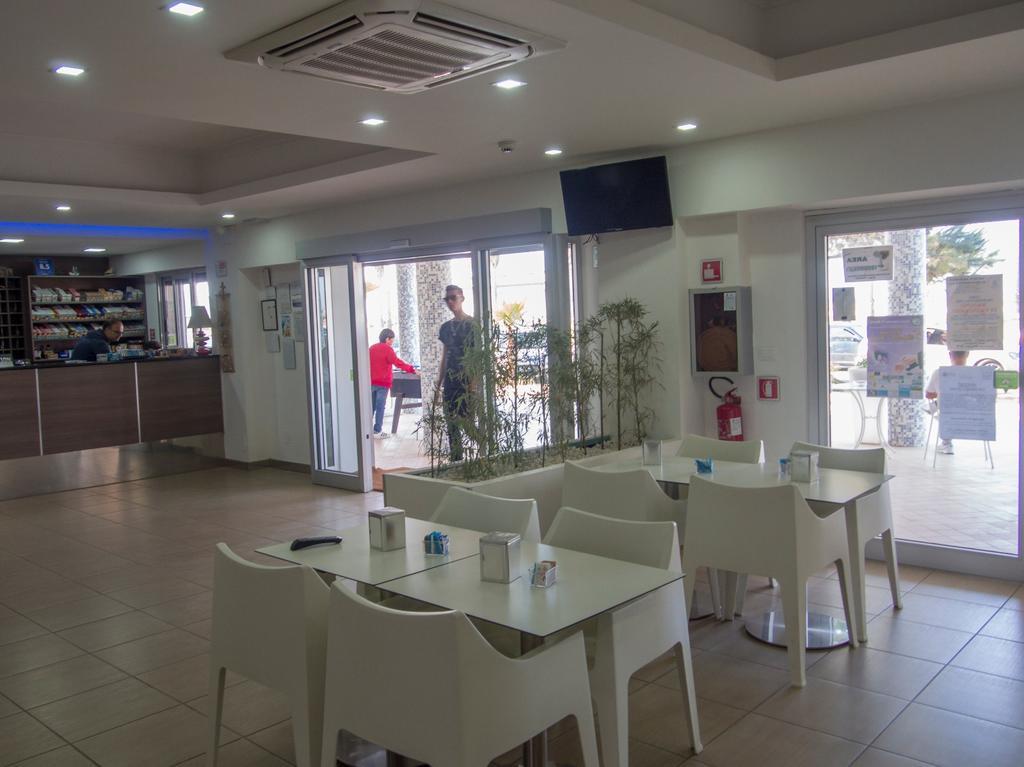 Hotel Poseidon كوريليانو كالابرو المظهر الخارجي الصورة
