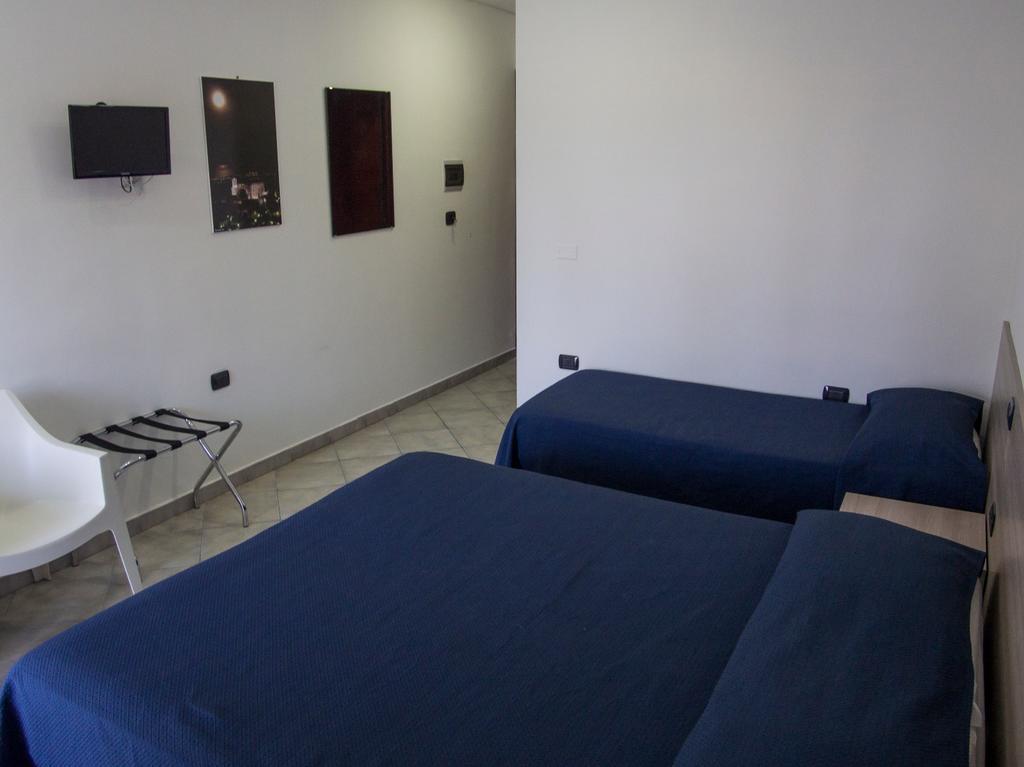 Hotel Poseidon كوريليانو كالابرو المظهر الخارجي الصورة