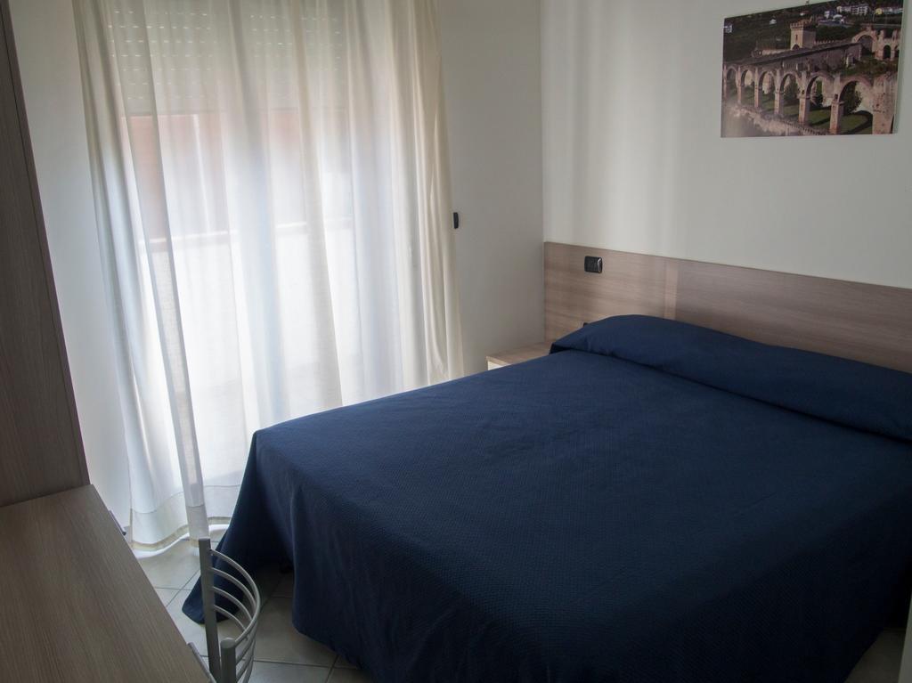 Hotel Poseidon كوريليانو كالابرو المظهر الخارجي الصورة